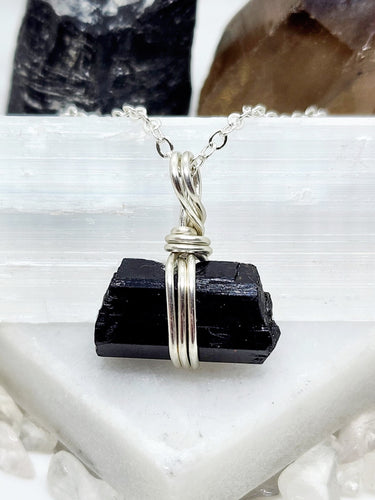 Protect your energy and banish negativity with Black Tourmaline. This powerful crystal dissolves spiritual blockages, relieves anxiety, and promotes peace. Perfect for daily use