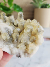 Load image into Gallery viewer, Yellow and Black Calcite brings together the power of creativity and grounding, helping to clear blockages and promote positive change. It inspires confidence and clarity
