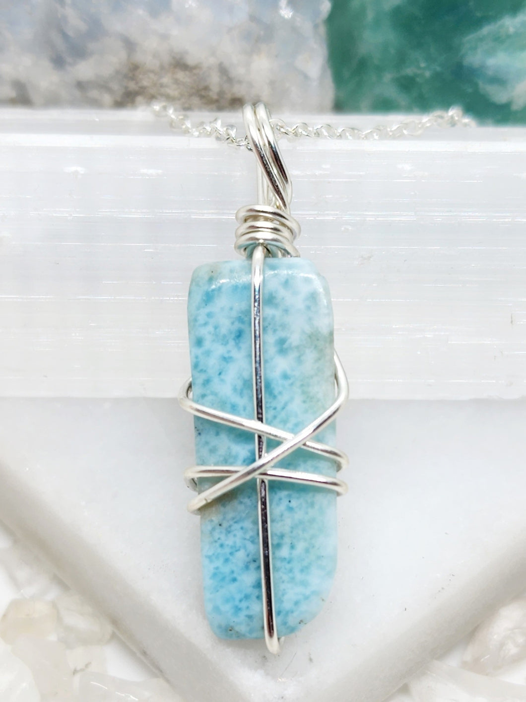  Larimar offers a calming presence that enhances communication and emotional healing. Ideal for meditation and spiritual practices, it promotes inner peace and clarity, helping to dissolve negativity and deepen your connection with your higher self