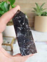 Load image into Gallery viewer, Quartz promotes harmony, clarity, and emotional healing, making it a valuable tool in any spiritual practice. It helps amplify other crystals&#39; energies and supports personal growth
