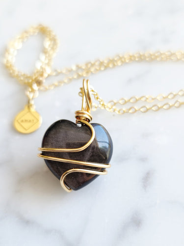 Silver Sheen Obsidian enhances intuition, mental clarity, and spiritual protection. It reveals hidden truths, helps with manifestation, and grounds your energy